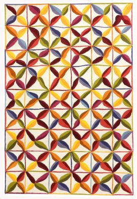 Kala Teppich von Nanimarquina mit farbenfrohem Blütenmuster auf hellem Grund, ein moderner Wollteppich.